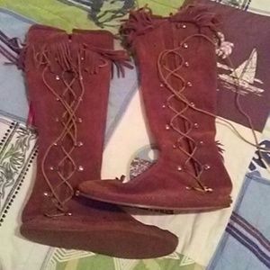 minnetonka brown boots